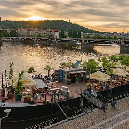 Cozy Homestay At Prague Main Station ภายนอก รูปภาพ