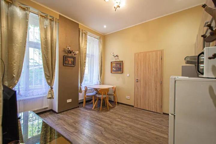 Cozy Homestay At Prague Main Station ภายนอก รูปภาพ