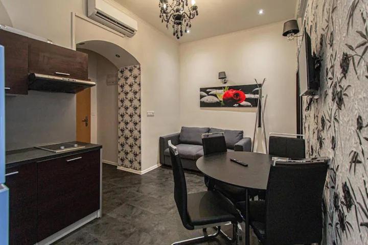Cozy Homestay At Prague Main Station ภายนอก รูปภาพ