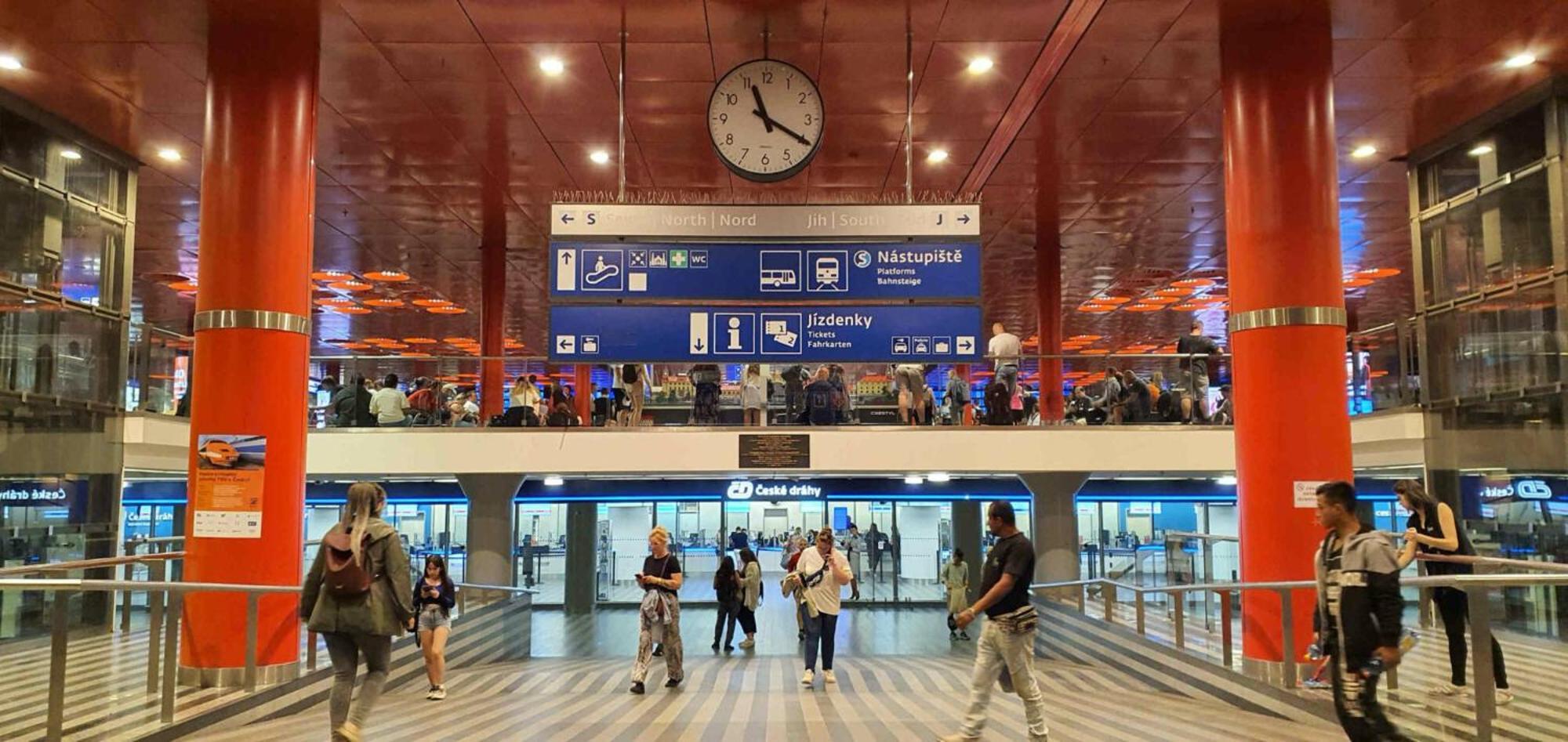Cozy Homestay At Prague Main Station ภายนอก รูปภาพ